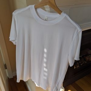 Lululemon tee